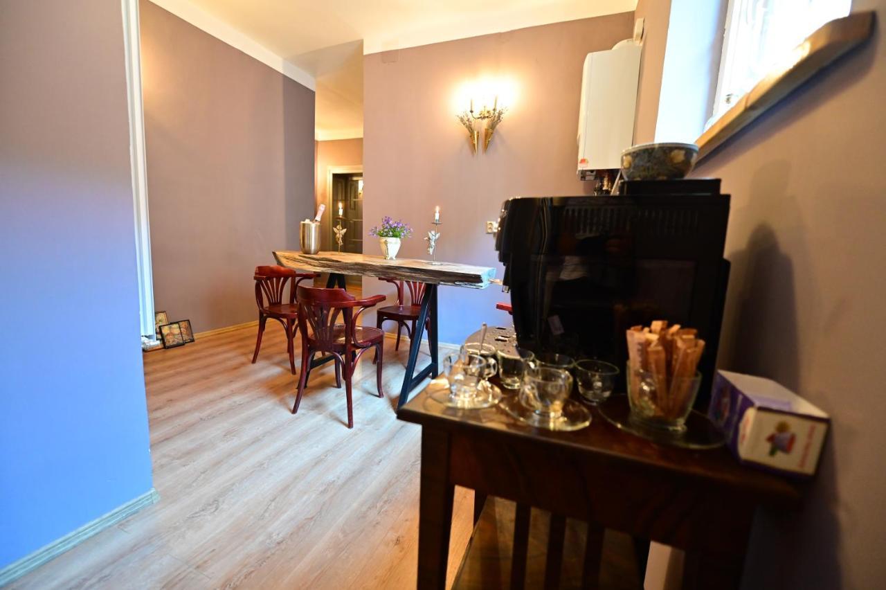 Lovely 2 Bedroom Apartment In Historic City Center Sibiu Luaran gambar