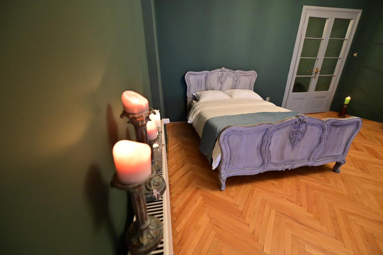 Lovely 2 Bedroom Apartment In Historic City Center Sibiu Luaran gambar